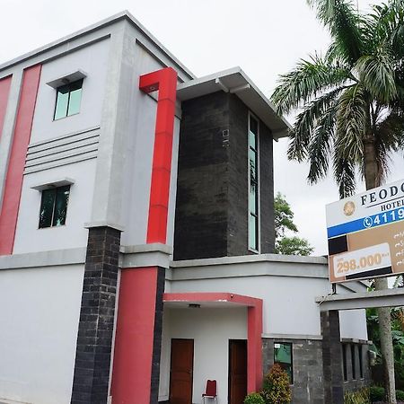 Feodora Airport Hotel Palembang Exterior foto