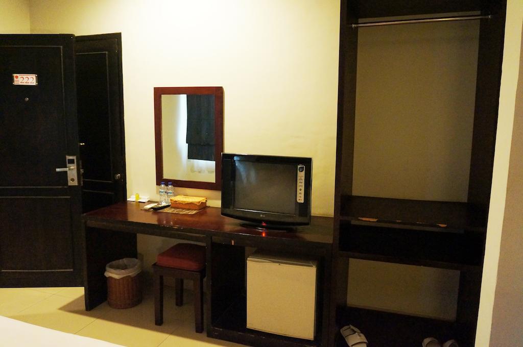Feodora Airport Hotel Palembang Exterior foto