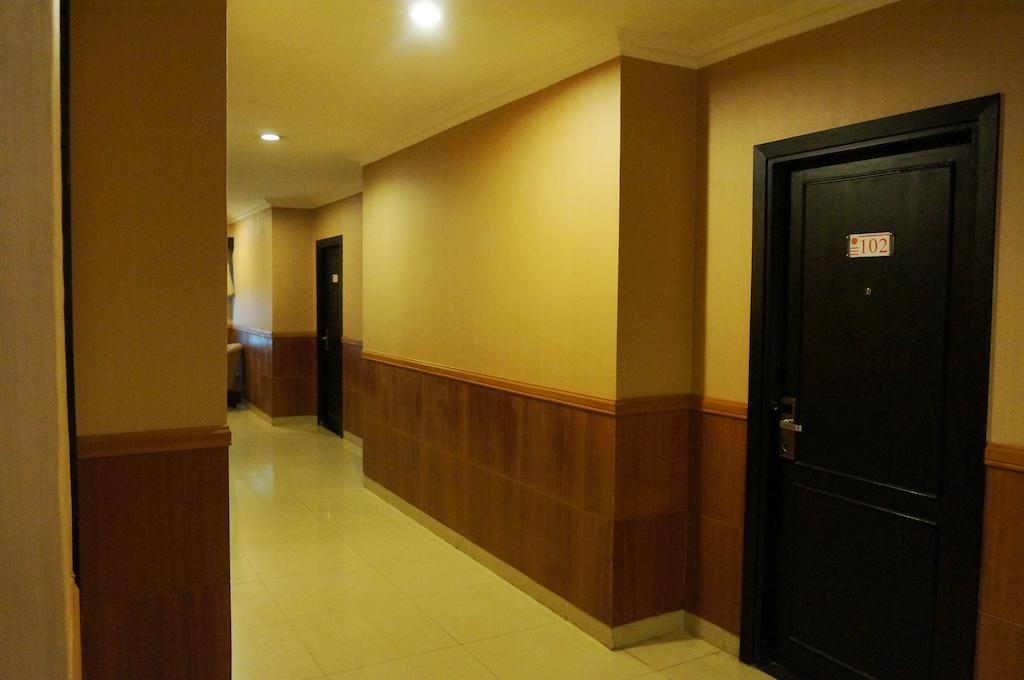 Feodora Airport Hotel Palembang Exterior foto