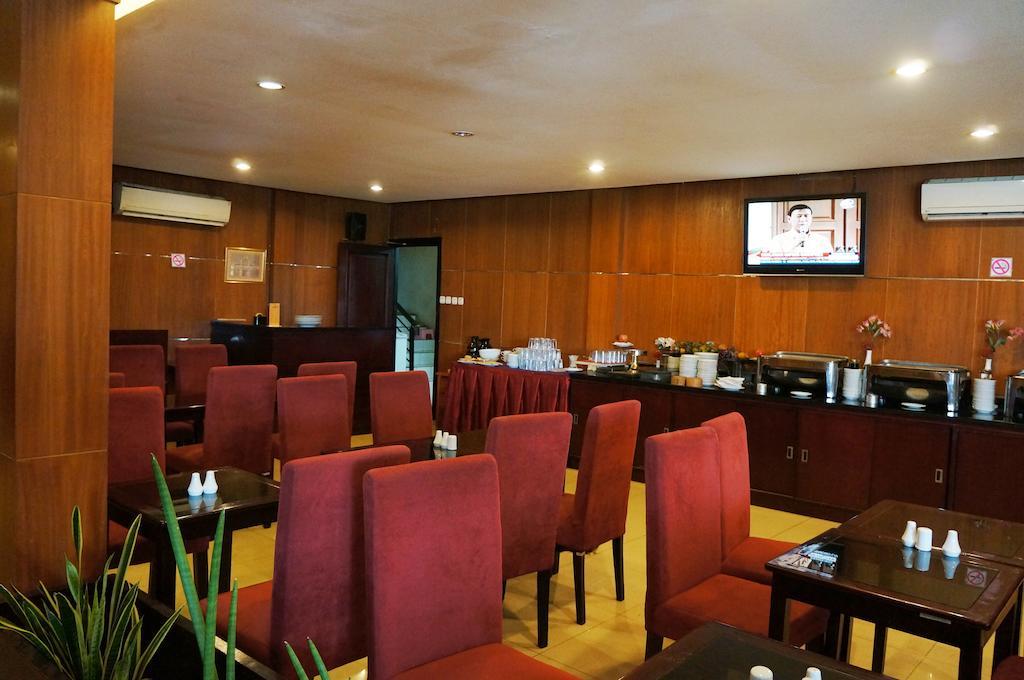 Feodora Airport Hotel Palembang Exterior foto